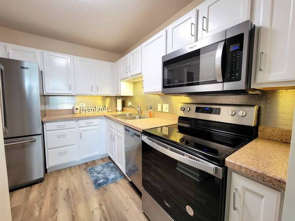 1220 N Village DR #335, Arlington Heights, IL 60004