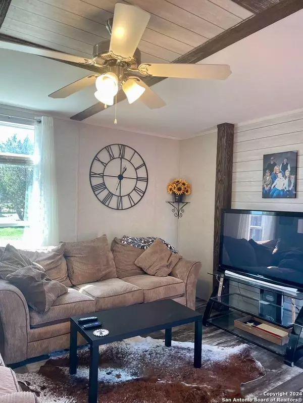 225 Private Road 1509, Bandera, TX 78003