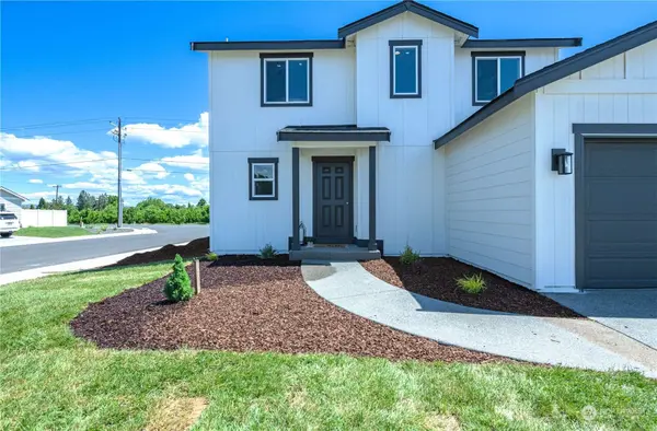 206 N Birch ST, Tieton, WA 98947