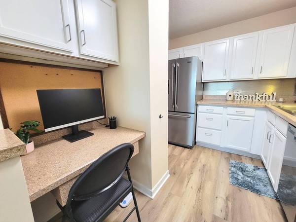 1220 N Village DR #335, Arlington Heights, IL 60004