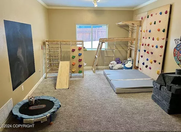 19721 Revilla CIR, Eagle River, AK 99577