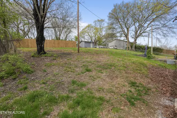 915 Mynders Ave, Maryville, TN 37801