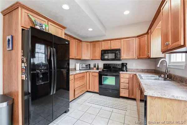 12309 Pinta PL, Sellersburg, IN 47172