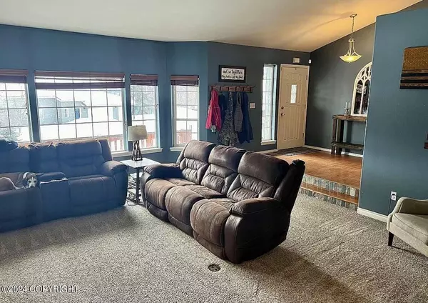 19721 Revilla CIR, Eagle River, AK 99577