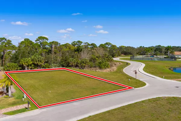 122 SE Via Lago Garda, Port Saint Lucie, FL 34952