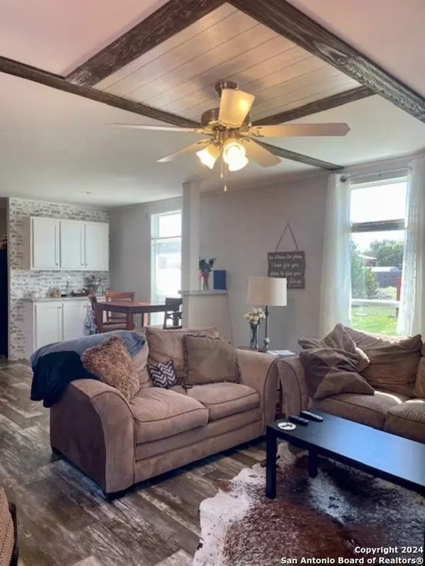 225 Private Road 1509, Bandera, TX 78003