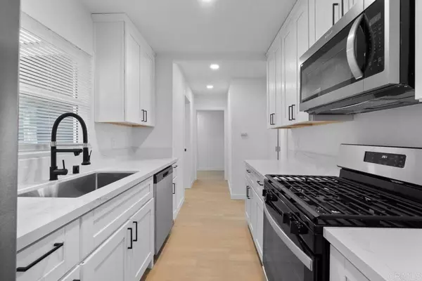 4216 18 Chamoune AVE, San Diego, CA 92115