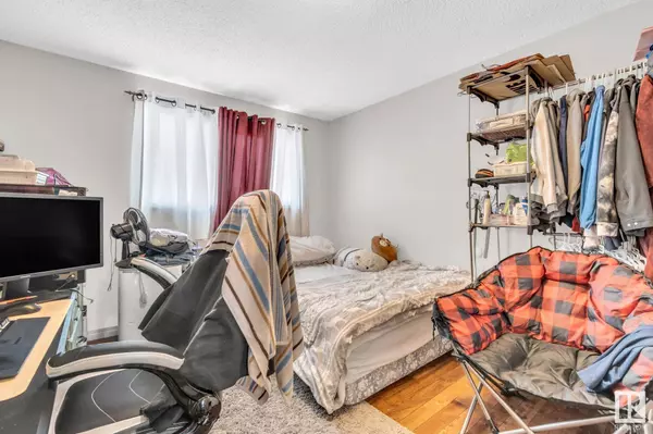 12828/30 120 ST NW, Edmonton, AB T5E 5N6