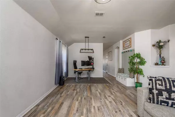 804 Goldenmist Drive, Little Elm, TX 75068