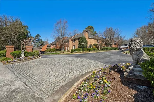 15 Lullwater PL NE, Atlanta, GA 30307