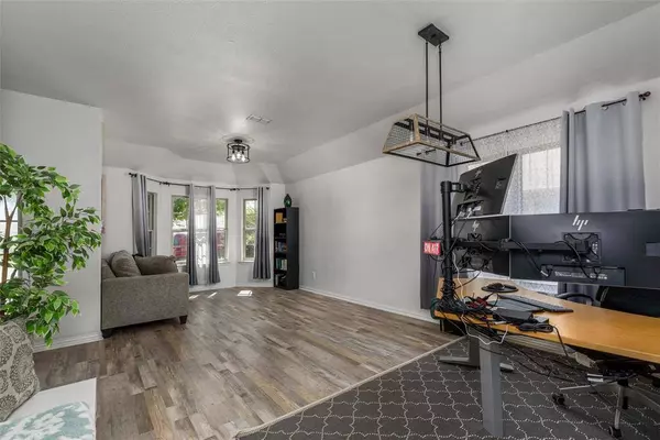 804 Goldenmist Drive, Little Elm, TX 75068