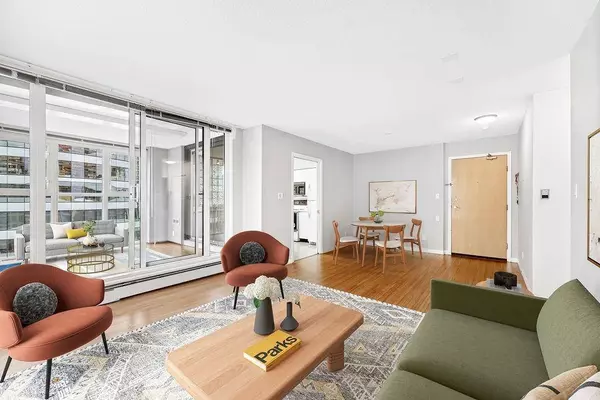 1010 BURNABY ST #1504, Vancouver, BC V6E 4L8