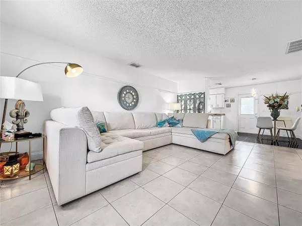 457 HONEY BEE LN, Polk City, FL 33868