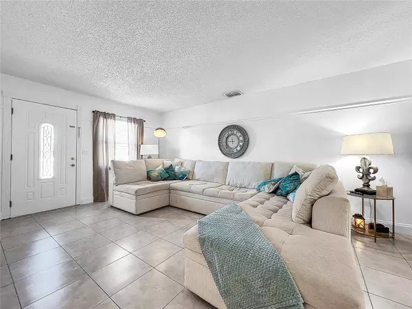 457 HONEY BEE LN, Polk City, FL 33868