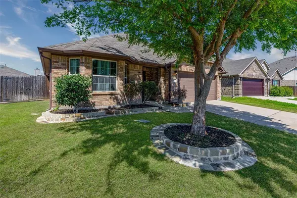 804 Goldenmist Drive, Little Elm, TX 75068