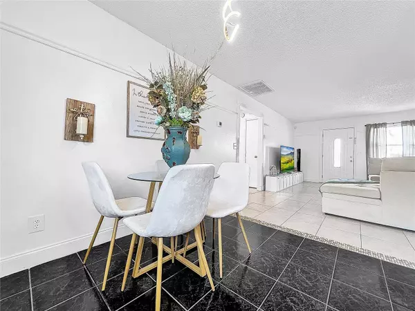 457 HONEY BEE LN, Polk City, FL 33868