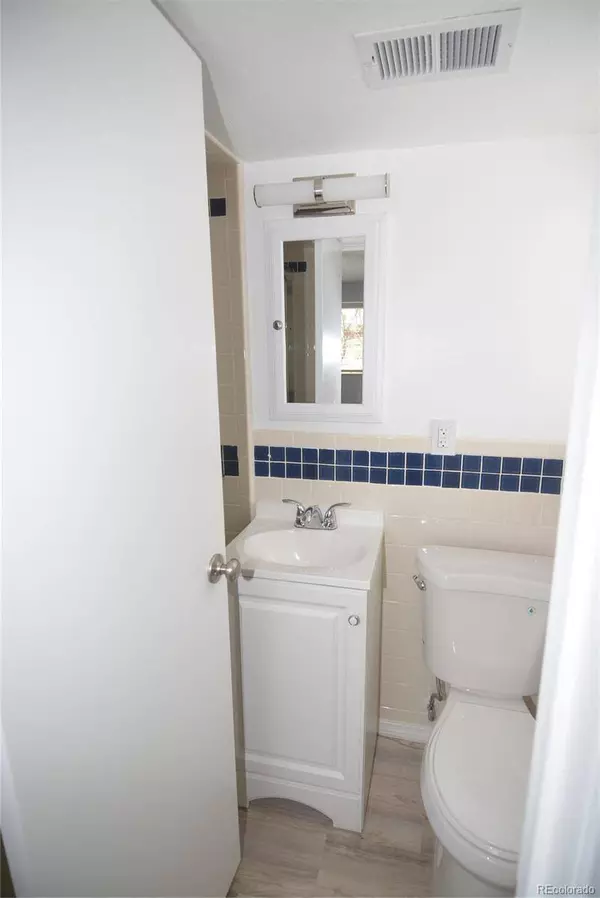 372 S Robb WAY, Lakewood, CO 80226