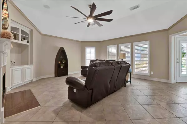 6163 Sheffield LN, League City, TX 77573