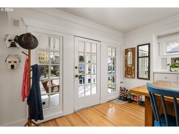 3815 NE HASSALO ST, Portland, OR 97232