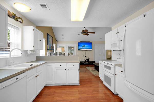 5 Stutz Ct, Charleston, SC 29414