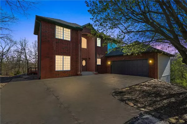 24 McKenzie Dr, Bella Vista, AR 72715