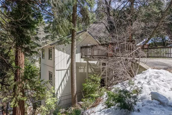 593 Community DR, Lake Arrowhead, CA 92352