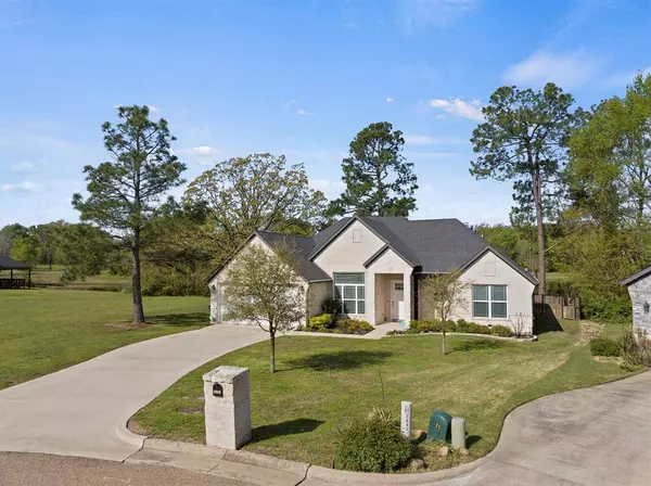 2839 Kingfisher Lane, Mount Pleasant, TX 75455