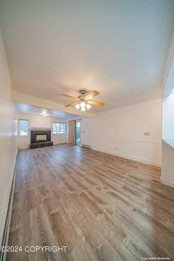 1640 Eastridge DR #102, Anchorage, AK 99501