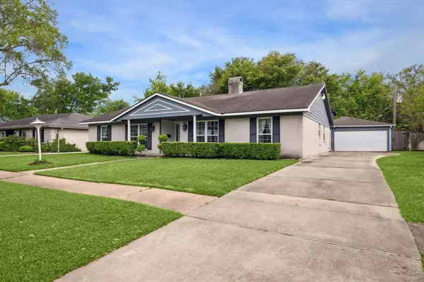 10623 Deerwood RD, Houston, TX 77042