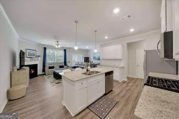 738 Woodstock Grove DR, Woodstock, GA 30188