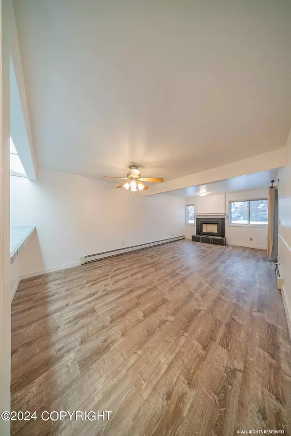 1640 Eastridge DR #102, Anchorage, AK 99501