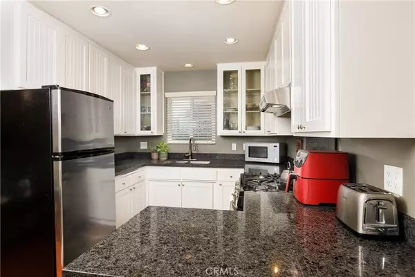 593 Community DR, Lake Arrowhead, CA 92352