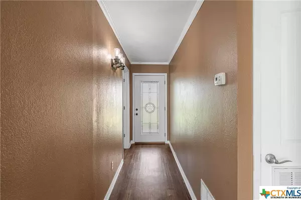 6476 Leroy Pkwy, West, TX 76691