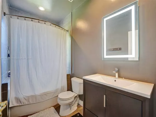 275 SE 22nd St #275, Fort Lauderdale, FL 33316