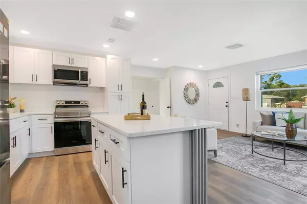 204 MADISON ST S, St Petersburg, FL 33711