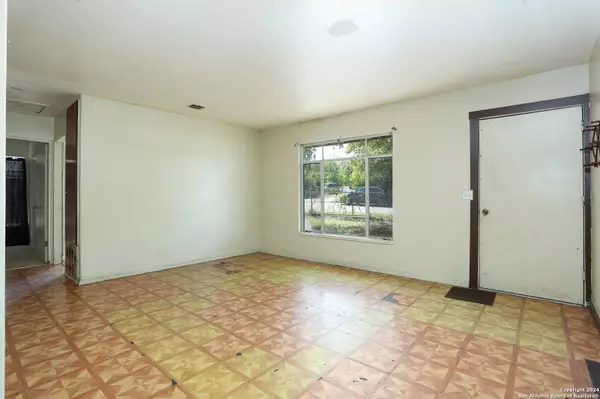 4943 FLINT ST, San Antonio, TX 78228-3743