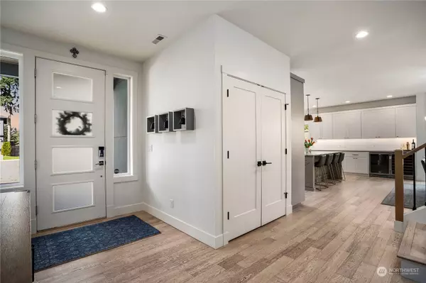 15003 73rd CT NE, Kenmore, WA 98028