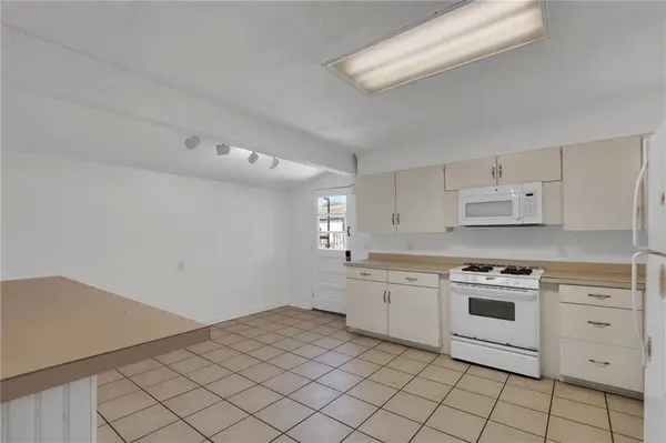 6028 CAMPHOR ST, Metairie, LA 70003