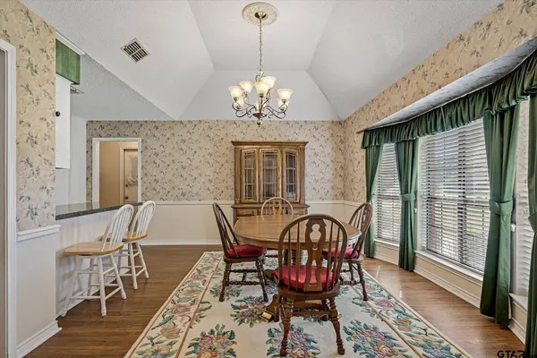 207 Susie St, Chandler, TX 75758