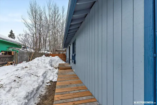 1240 Golden Berry AVE, Anchorage, AK 99515