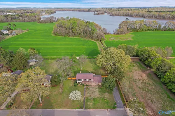 2324 Brookwood Drive SE, Decatur, AL 35601