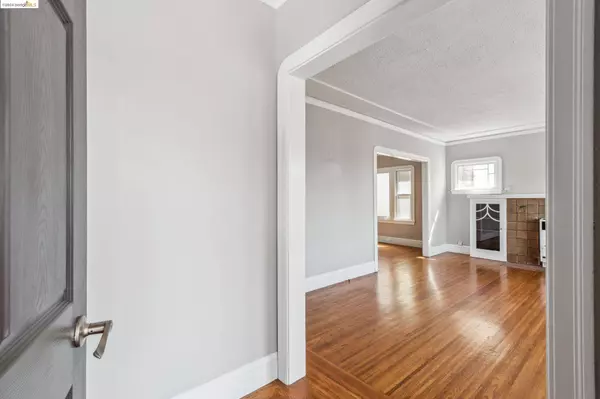 2800 E 21st St, Oakland, CA 94601