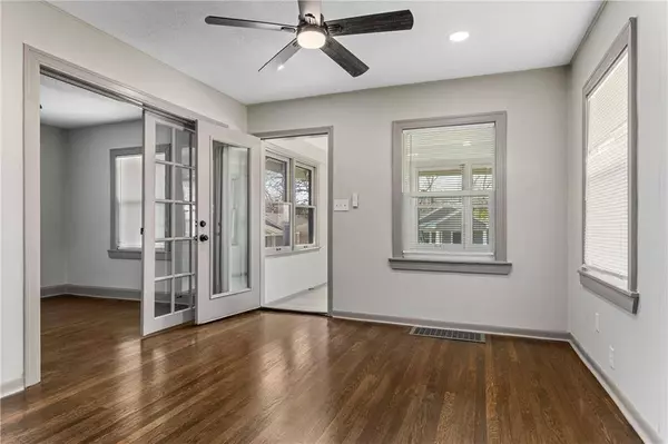 4433 FLORA ST, Kansas City, MO 64110