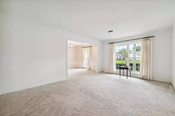 10623 Deerwood RD, Houston, TX 77042