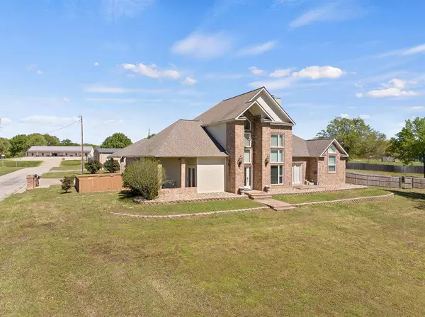 120 County Road 2330, Mount Pleasant, TX 75455