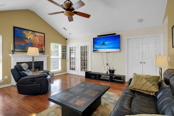 5 Stutz Ct, Charleston, SC 29414