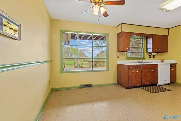 2324 Brookwood Drive SE, Decatur, AL 35601