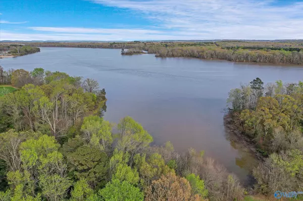 2324 Brookwood Drive SE, Decatur, AL 35601