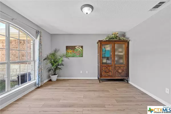 4913 Sapphire DR, Killeen, TX 76542