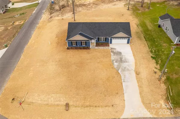 4140 Doe Ridge LN, Lancaster, SC 29720